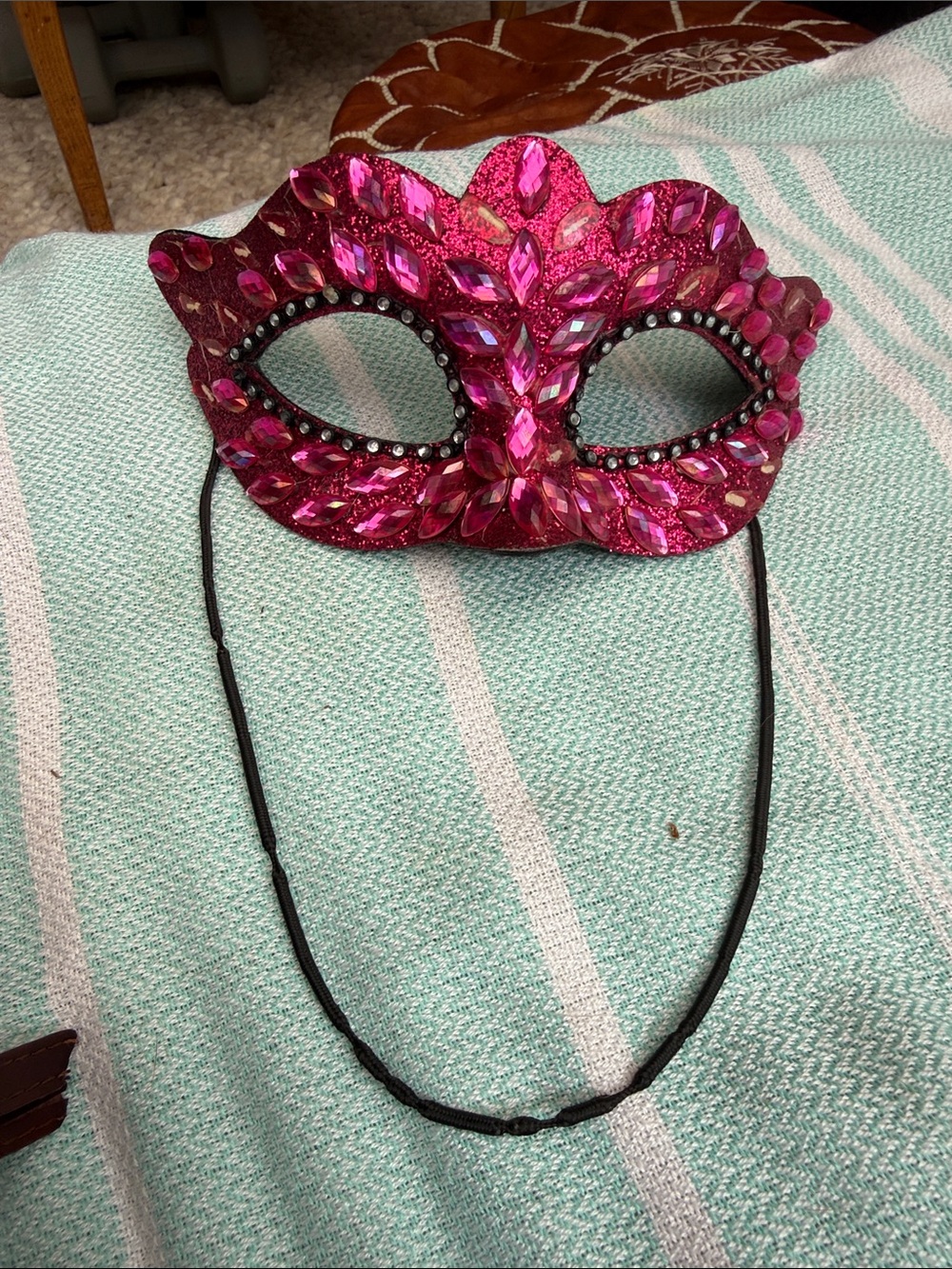 Fuchsia Jeweled Masquerade Mask
